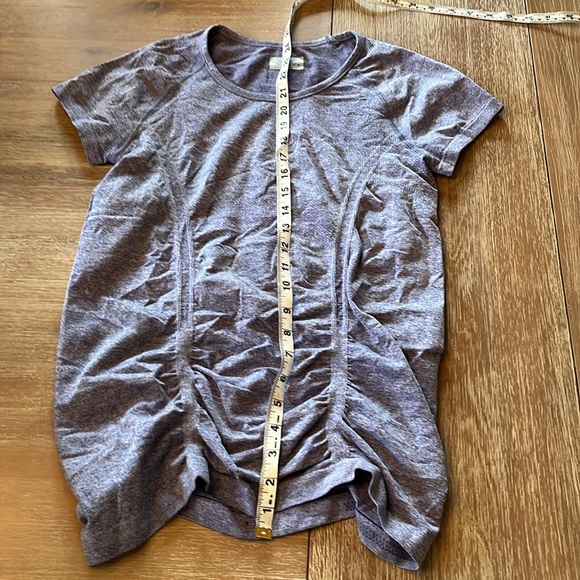 Athleta size M heathered blue stretchy excercise top ruched - Picture 3 of 7